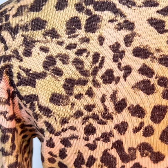St. John Collection by Marie Gray V Neck Leopard Print Pullover Sweater Size M - Picture 4 of 5